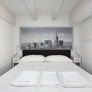  Appartamento Nest For 2 In Fashion District Via S Cecilia